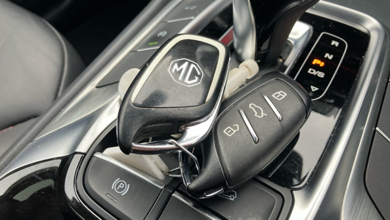 MG HS 1.5 T-GDI Trophy 5dr DCT Petrol Hatchback